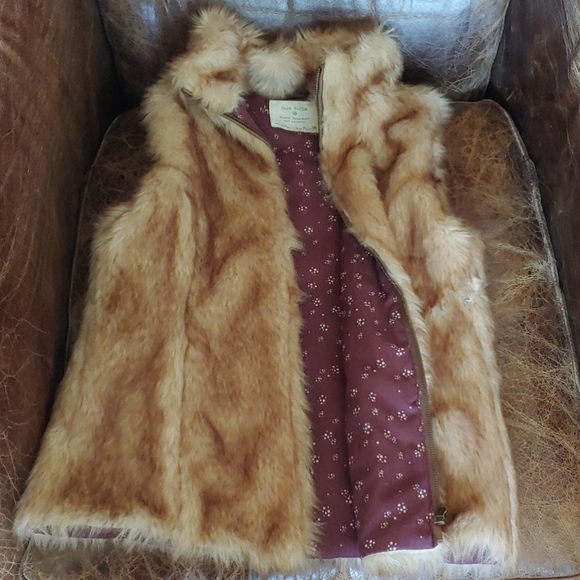 Zara Faux Fur Sleeveless Zippered Vest - Picture 2 of 5